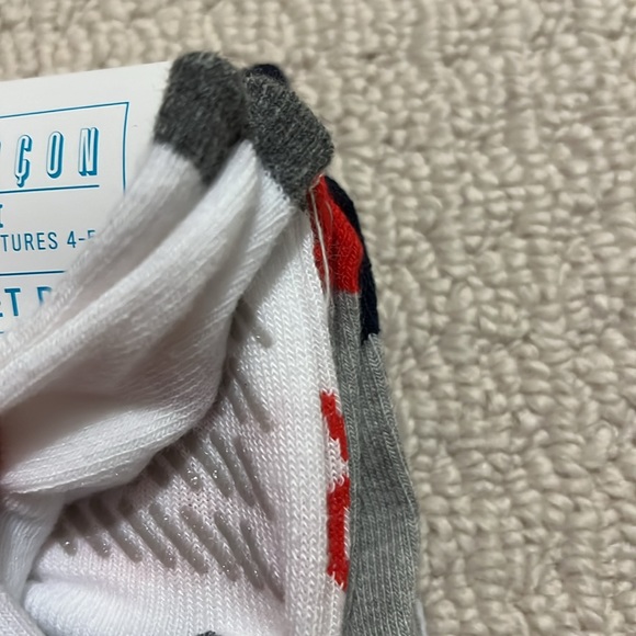 NWT - Toddler Truck Themed Crew Socks with grips on bottom - 6 pairs. Size 6-12M - Picture 8 of 8